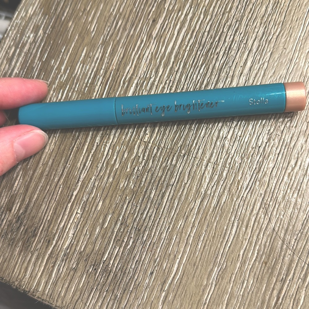 Thrive brilliant eye brightener